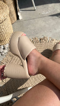 Cargar imagen en el visor de la galería, ALANA BEIGE