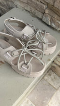 Cargar imagen en el visor de la galería, SANTORINI SANDALS