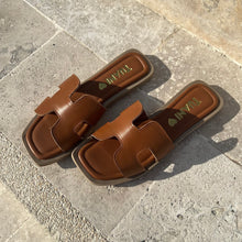 Cargar imagen en el visor de la galería, SICILY CAMEL