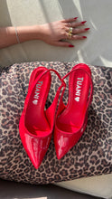 Cargar imagen en el visor de la galería, KITTEN HEELS CHERRY