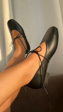 Cargar imagen en el visor de la galería, BALLET FLATS BLACK