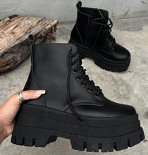 Cargar imagen en el visor de la galería, BORCEGO LORD TRIPLE T