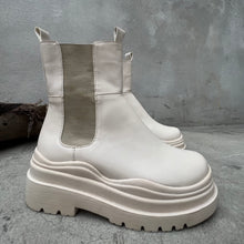 Cargar imagen en el visor de la galería, CHELSEA SPORTY HUESO