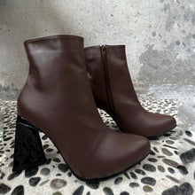 Cargar imagen en el visor de la galería, JENNER BROWN