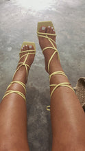 Cargar imagen en el visor de la galería, BEVERLY HEELS AMARILLAS