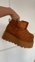 Cargar imagen en el visor de la galería, TEDDY BOOTS CAMEL
