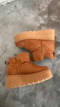 Cargar imagen en el visor de la galería, TEDDY BOOTS CAMEL
