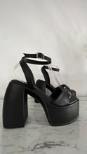 Cargar imagen en el visor de la galería, STACY HEELS NEGRO
