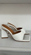 Cargar imagen en el visor de la galería, BELLA WHITE HEELS
