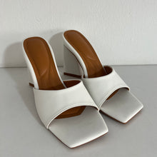 Cargar imagen en el visor de la galería, BELLA WHITE HEELS
