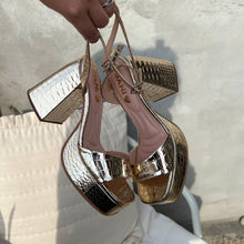 Cargar imagen en el visor de la galería, DONATELLA GOLDEN

