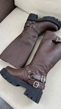 Cargar imagen en el visor de la galería, BIKER BOOTS BROWN
