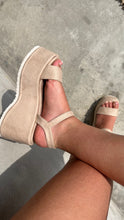 Cargar imagen en el visor de la galería, CAPRI BEIGE
