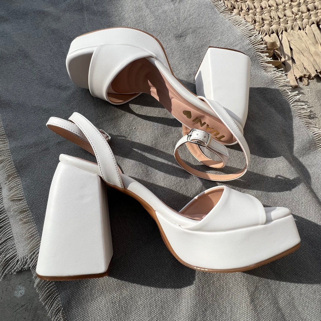 DONATELLA WHITE