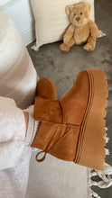 Cargar imagen en el visor de la galería, TEDDY BOOTS CAMEL
