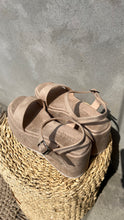 Cargar imagen en el visor de la galería, CAPRI BEIGE
